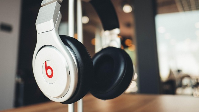 Apple mempunyai program khusus untuk para pelajar dengan memberikan Beats Solo2 gratis.