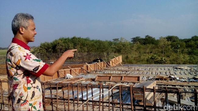 Kasus pungutan liar masih terus terjadi di Indonesia. Bahkan mulai seperti pembiaran. Gubernur Jawa Tengah menyebut perlunya keteladanan untuk mengatasinya,