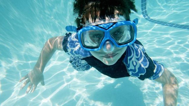 6 Hal Penting Agar Anak Tetap Aman Saat Berenang 6 Hal Penting Agar Anak Tetap Aman Saat Berenang