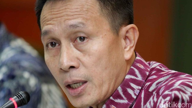 Ketua Komisi Yudisial Suparman Marzuki telah selesai diperiksa sebagai tersangka kasus pencemaran nama baik terhadap Hakim Sarpin Rizaldi. 