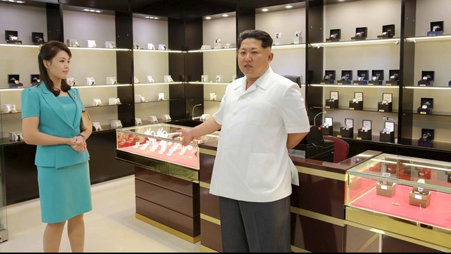 Bagi putri ketiga Presiden Sukarno ini, negara-negara barat bertanggung jawab atas tuduhan soal pelanggaran HAM kepada Presiden Korea Utara itu. 