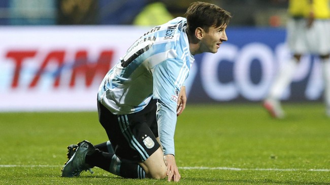 Tak satu pun dari enam gol kemenangan timnas Argentina atas Paraguay yang berasal dari kaki Lionel Messi, Namun sang bintang mengaku tak peduli.