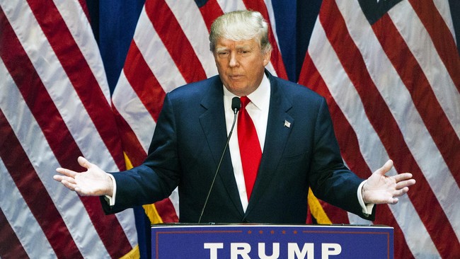 Biaya kampanye Donald Trump sebagai bakal capres AS pada kuartal ketiga tahun ini ternyata lebih banyak digunakan untuk pembuatan topi dan kaos.