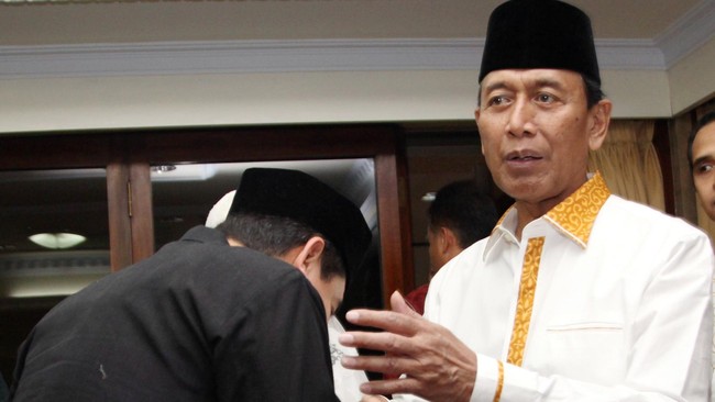 Wiranto menyebut baiknya kenaikan tunjangan DPR ditunda agar pemerintah bisa memberikan perbaikan pada pihak yang lebih tidak beruntung dari anggota DPR.