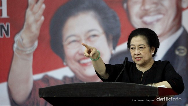Megawati memprediksi akan banyak evaluasi yang dilakukan setelah pelaksanaan Pilkada Serentak 2015 tersebut.