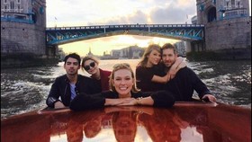 Intip 'Ngabuburit' ala Taylor Swift di London