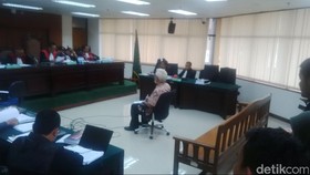 Eks Bos Pertamina Berkukuh Tak Bersalah Soal Bensin Bertimbal