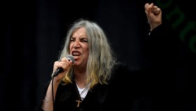 Patti Smith akan 'Gantikan' Bob Dylan di Malam Nobel