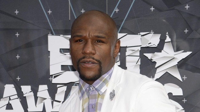 Floyd Mayweather Jr. sedang menikmati masa pensiunnya. Salah satu Cara Mayweather menikmati masa pensiunnya adalah membeli mobil mewah seharga Rp47 miliar.