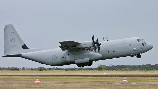 TNI menjemput alat kesehatan dari China untuk penanganan Virus Corona dengan menggunakan pesawat Hercules C-130 dengan kru 18 orang.