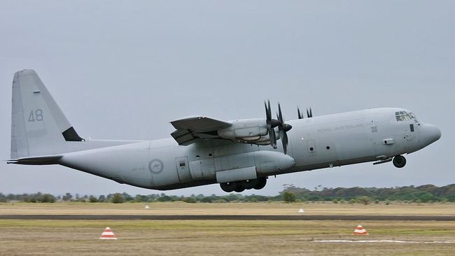 Pesawat TNI Bertolak dari China Bawa 9 Ton Alat Medis Corona Pesawat Hercules TNI bertolak dari China mengangkut 9 ton alat medis untuk mengatasi wabah akibat virus corona SARS-COV-2.