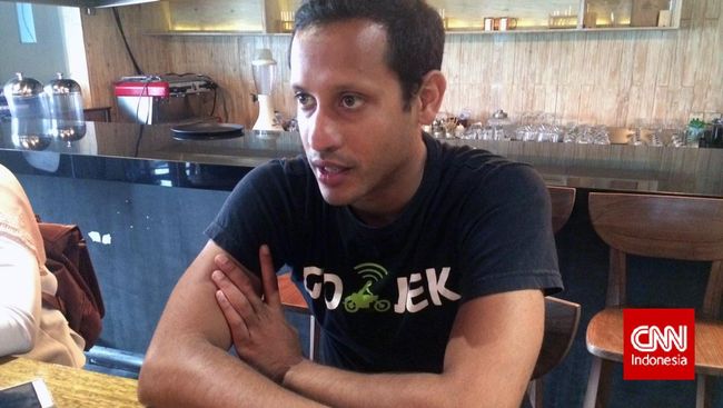 Armada Gojek Dilatih Pembalap Reli Untuk memberikan keamanan serta kenyamanan para penumpangnya, Gojek menggandeng pembalap reli nasional untuk memberi bimbingan.