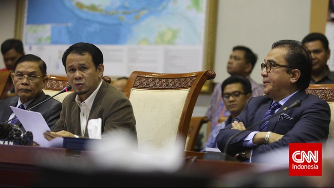 Indonesia tak secara langsung akan membeli US-2 produksi ShinMaywa. Meski, saat ini PT DI dan ShinMaywa sedang menjajaki kerja sama produksi  alutsista.
