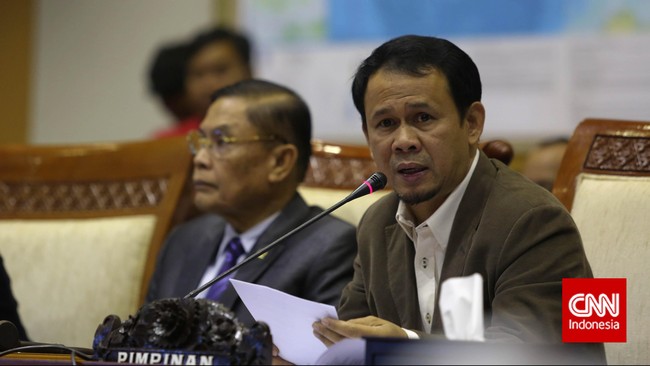 Mahfudz Siddiq dan sejumlah kalangan di PKS mempertanyakan maksud dan tujuan Prabowo mendatangi sejumlah elite politik di luar PKS belakangan ini.