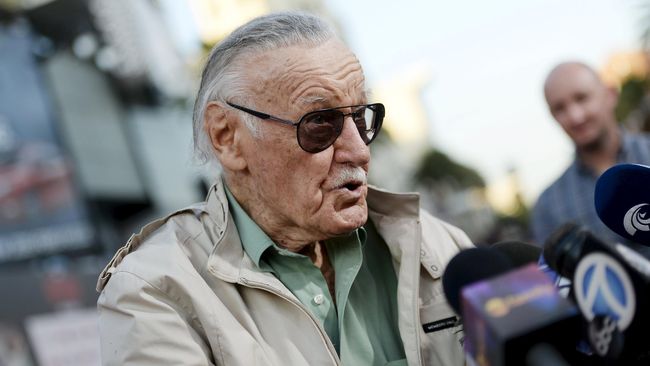 Stan Lee menuduh perusahaan yang pernah ia dirikan, POW! Entertainment telah menipunya dan menggugat mereka sebesar Rp14 triliun.