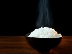 Makan Nasi 3 Kali Sehari Sebabkan Diabetes, Mitos atau Fakta?