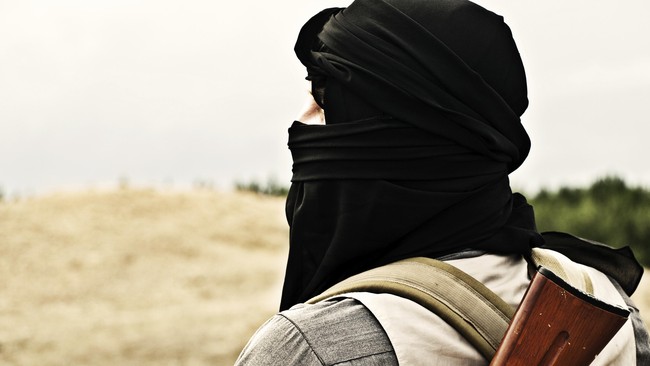 Al-Qaidah Afrika Utara mengklaim bertanggung jawab atas serangan roket berpeluncur granat yang menargetkan kilang gas milik perusahaan asing di Aljazair.