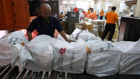 Barang Kiriman TKI Bebas Bea Masuk Rp23 Juta per Tahun