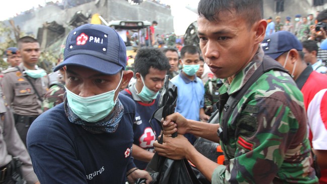 Tentara Nasional Indonesia hanya menanggung asuransi bagi anggota TNI yang ada dalam pesawat nahas itu.