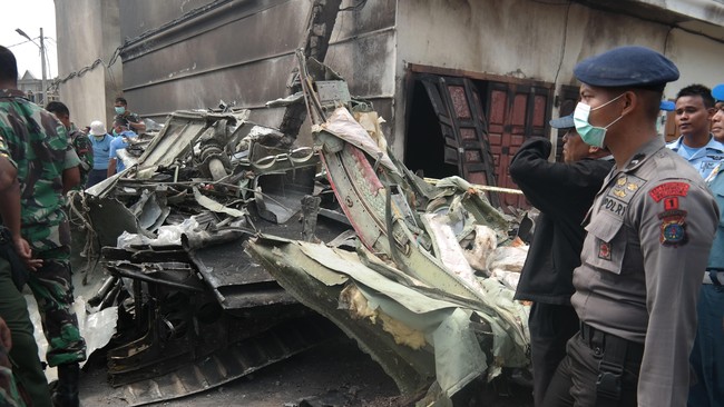 TNI masih menelusuri kabar yang beredar terkait adanya tujuh korban jiwa dari warga sipil di tragedi jatuhnya Hercules C130 di Medan.