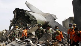 TNI Duga Pesawat Hercules Senggol Antena