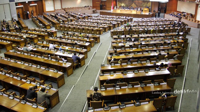 Golkar sebagai bagian dari KMP, kata Misbakhun, sama sekali tidak berupaya meloloskan Dana Aspirasi dalam RAPBN baru.