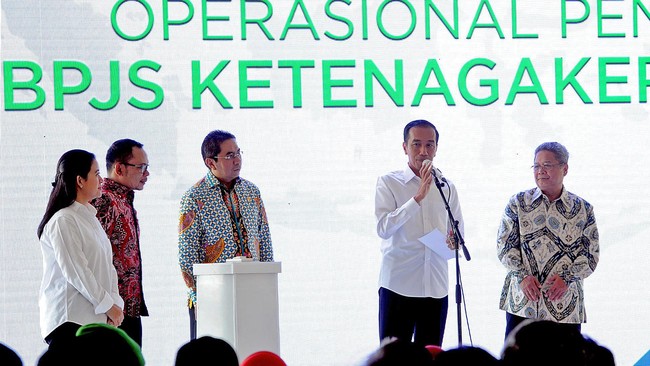 Puluhan ribu netizen memprotes perubahan aturan pencairan Jaminan Hari Tua (JHT) BPJS Ketenagakerjaan dari 5 tahun menjadi 10 tahun.