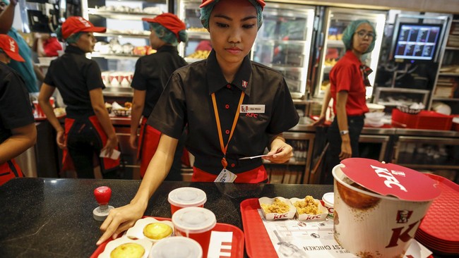 PT Fast Food Indonesia Tbk juga menyiapkan dana untuk pembangunan 10 KFC Box menjelang Lebaran tahun ini guna menopang kinerja.
