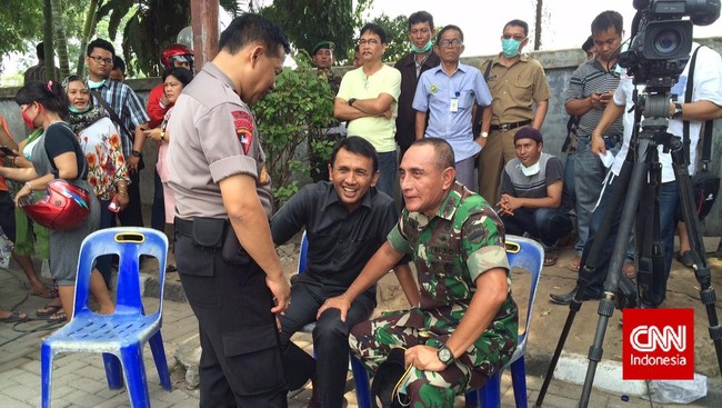 Gubernur nonaktif Sumut Gatot Pudjo Nugroho menjalani pemeriksaan penyelewengan dana bansos dan hibah setelah di jerat KPK untuk kasus suap di PTUN Medan.