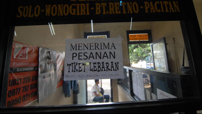 Kementerian Perhubungan menyatakan akan melakukan pengamatan harga tiket bus kelas ekonomi di lapangan untuk mencegah pelanggaran ketentuan tarif.
