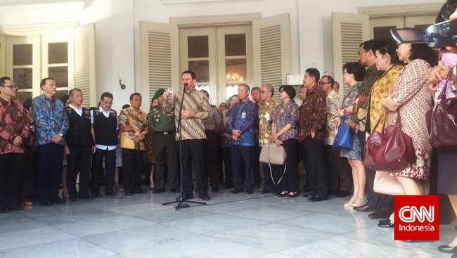 Kecuali ruang kerja Gubernur, warga diperbolehkan masuk ke berbagai ruangan yang ada di Balai Kota DKI Jakarta.