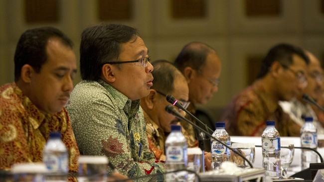 Khusus untuk rokok kretek linting tangan (SKT) golongan III B, pemerintah memastikan tidak akan mengalami kenaikan tarif tahun depan.