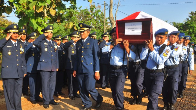 Kejadian tersebut diduga terjadi saat pesawat meminta kembali ke pangkalan.