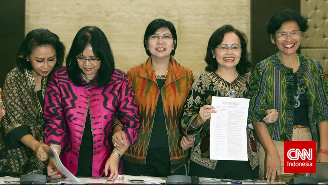 Di tes tahap II hari ini, para kandidat pemimpin KPK menghadapi 70 soal pilihan ganda untuk mengukur pemahaman terkait KPK. Mereka juga diminta membuat makalah.
