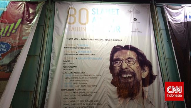 Slamet memang bukan musisi-selebritis seperti beberapa muridnya, tapi Slamet ibarat pencerah yang mengajarkan banyak musisi untuk bangga akan budayanya sendiri.