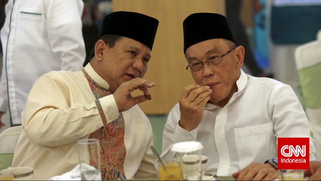 Prabowo Subianto dan Aburizal Bakrie menganggap perombakan kabinet bukanlah urusan mereka melainkan urusan Presiden Joko Widodo.