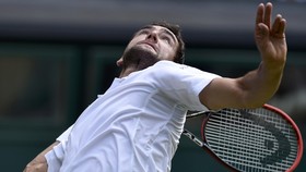 Pertandingan Marin Cilic v John Isner Ditunda Akibat Cahaya