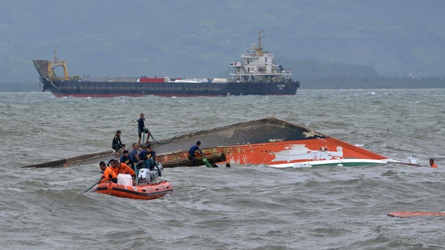 Kapal Kim Nirvana yang membawa 189 orang terbalik pada Kamis lalu, menewaskan 56 orang.