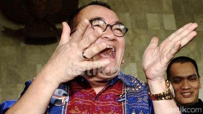 Ruhut Sitompul juga mengatakan anggota DPR sebaiknya memanfaatkan masa reses untuk berkunjung ke provinsi terdampak asap.