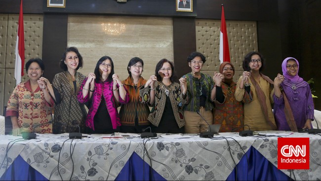 Ada yang getol membaca, ada yang santai saja karena sudah yakin dengan kemampuannya.