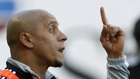 Roberto Carlos Pindah ke Liga India
