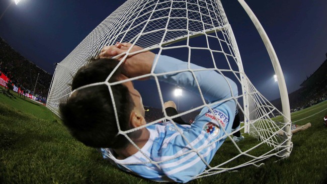 Serangan yang masih terus diarahkan kepada Lionel Messi membuat penyerang tim nasional Argentina tersebut mempertimbangkan istirahat dari timnas.