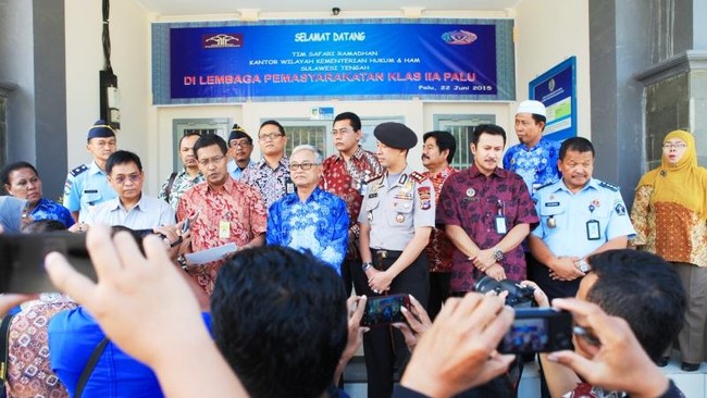 Dua wajib pajak dibebaskan dari gijzeling setelah melunasi utang pajaknya.