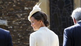 Berebut Gelar 'Desainer Gaun Pernikahan Pippa Middleton'