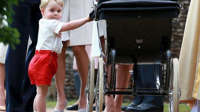 Meski baru menginjak usia dua tahun, Pangeran George selalu mengaku bahwa dia berusia tiga tahun.