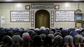 China Tarik Seluruh Paspor Milik Warga Uighur di Xinjiang