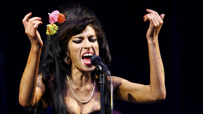 Jelang Rilis Film, Amy Winehouse 'Tampil' di Konser Privat Sebuah video yang belum pernah dirilis, menampilkan Amy Winehouse bernyanyi di malam kemenangan Grammy Awards pada tahun 2008, akhirnya dipublikasikan.