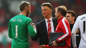 Van der Sar: Ada Sesuatu Antara De Gea dan Van Gaal