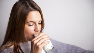 Kata Dokter Tentang Anjuran Minum Susu Bagi Orang Dewasa Bekerja