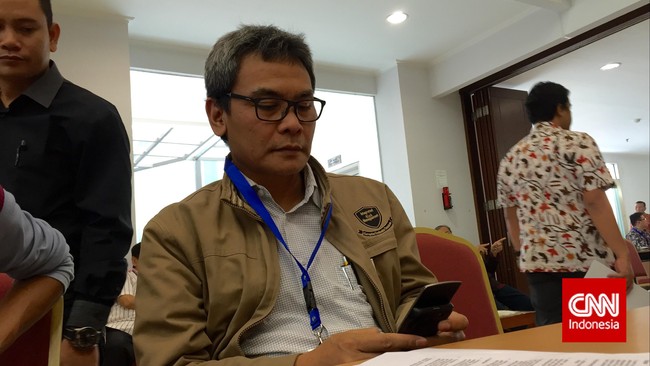 Komisi Pemberantasan Korupsi masih meminta keterangan dari anggota dan mantan anggota DPRD Sumatera Utara, lebih dari 50 orang.